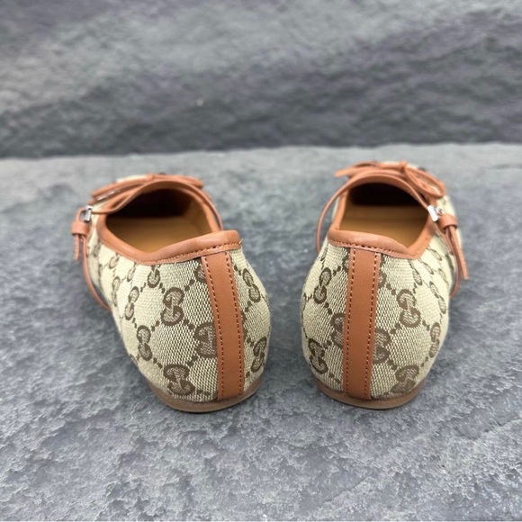 Gucci Women's Beige and Brown Flats - Picture 4 of 6